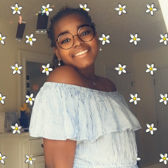 Meet your Posher, Kamille - Picture 1 of 1